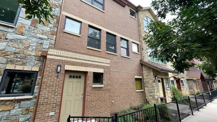 Primary Photo - Wonderful Old Town Loft