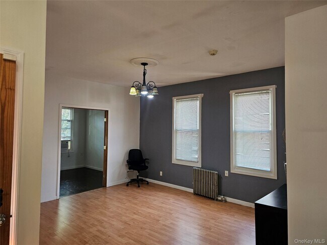 Foto del edificio - 59-39 57th Rd