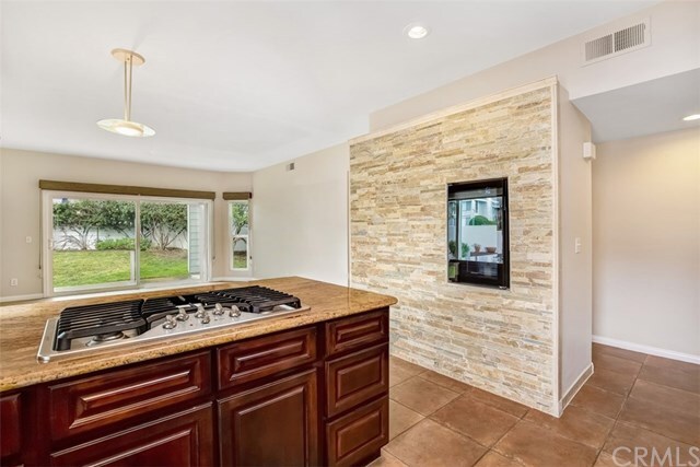 Building Photo - 24482 Lantern Hill Dr