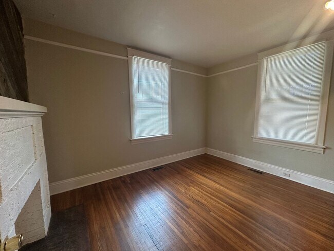 Foto del edificio - 405 Langhorne Ln