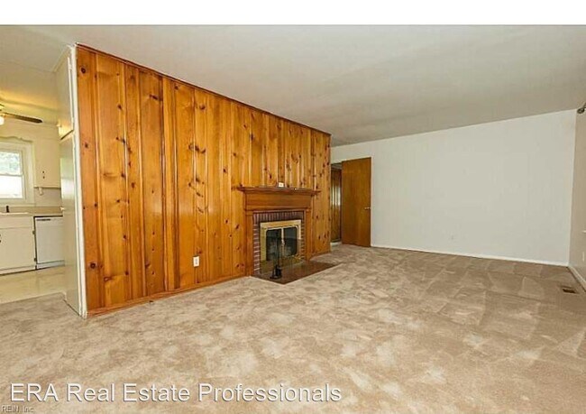 Building Photo - 3 br, 1 bath House - 12 Ivy Farms Rd