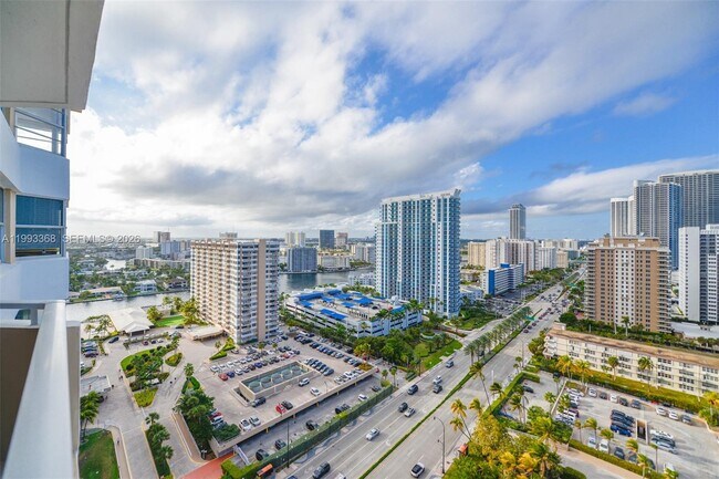 Foto del edificio - 1980 S Ocean Dr