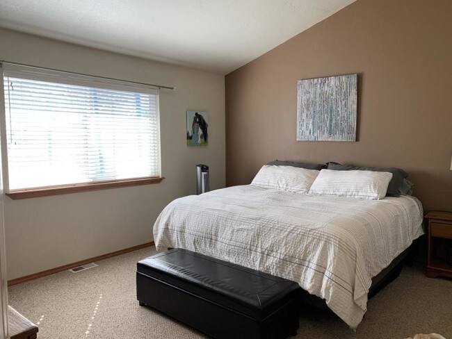 Building Photo - 2858 N Alfalfa Loop