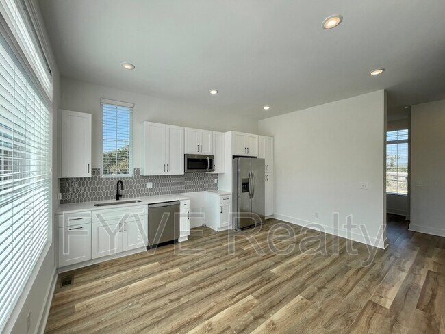 Building Photo - 1205 Jefferson St