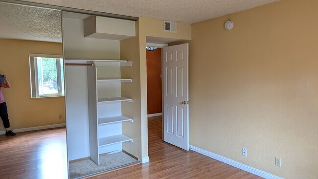 Foto del edificio - 530 E Patriot Blvd