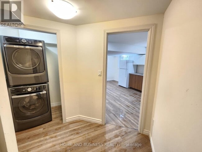 Building Photo - 971 Fogerty St