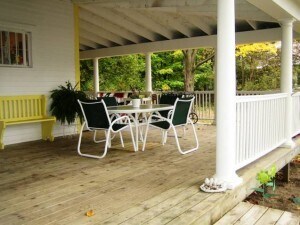 Rear Veranda - 422 S Clymer St