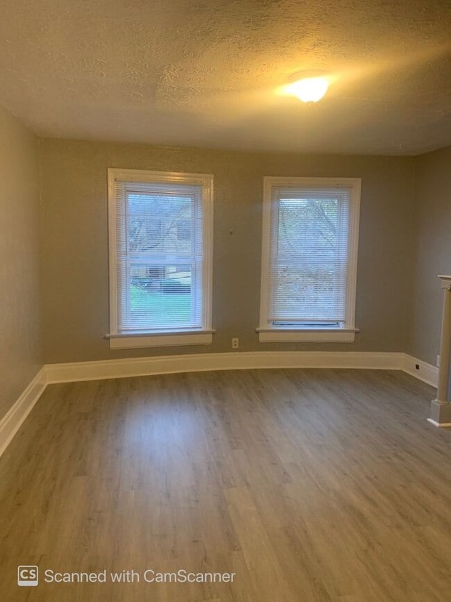 Building Photo - 2008-2010 Wayne Ave