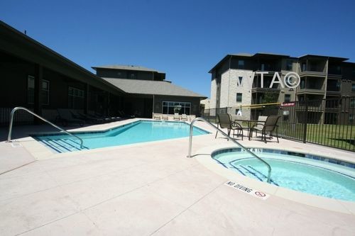 Building Photo - 300 Ferguson Dr