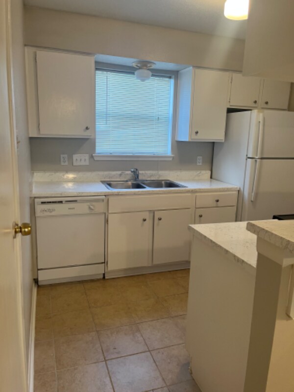 Foto del edificio - 4035 Briarglen Dr