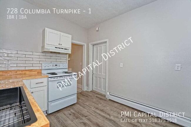 Foto del edificio - 728 Columbia Turnpike