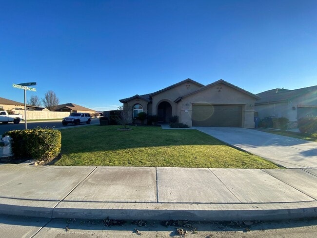 Foto del edificio - Affordable 3 BD 2 BA house in SE Bakersfield Near Union Ave & Berkshire Road