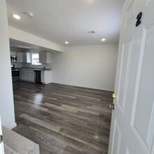 Building Photo - 412 E Doxey St