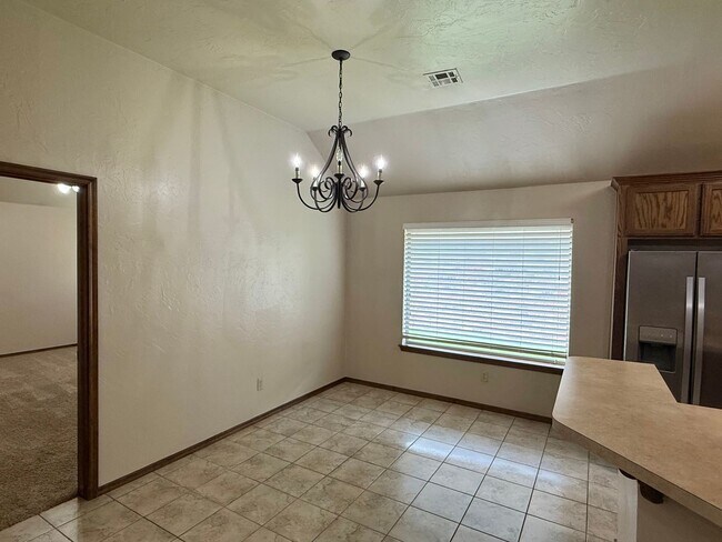 Foto del edificio - Gorgeous 4 Bed 2 Bath in Gated Community