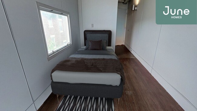 Building Photo - ROOM ONLY in 6-bed/6.0-bath Home