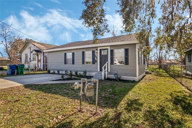 Foto del edificio - 503 N Sycamore St