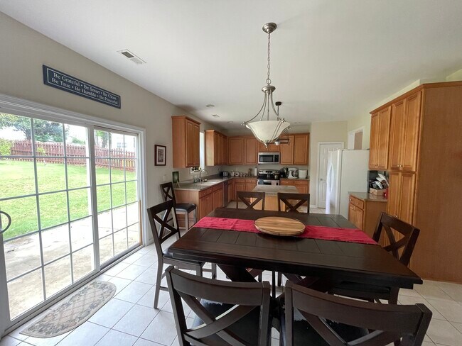 Building Photo - 104 Honey Crisp Way
