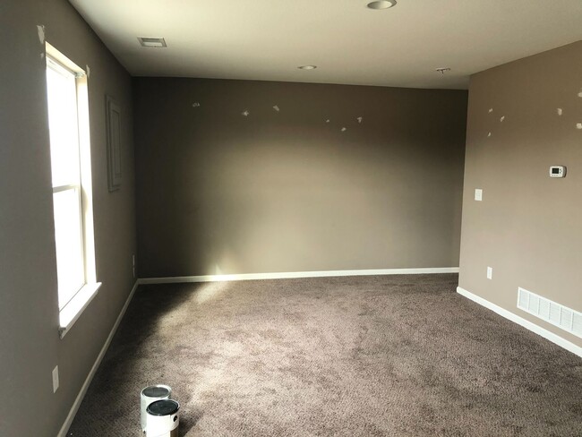 Building Photo - Newer 3 Bed 2 Car Townhome in Grain Valley