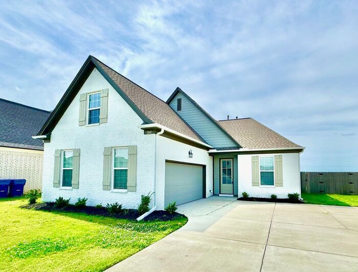 Primary Photo - Great 4 BR home in Walls, MS now available