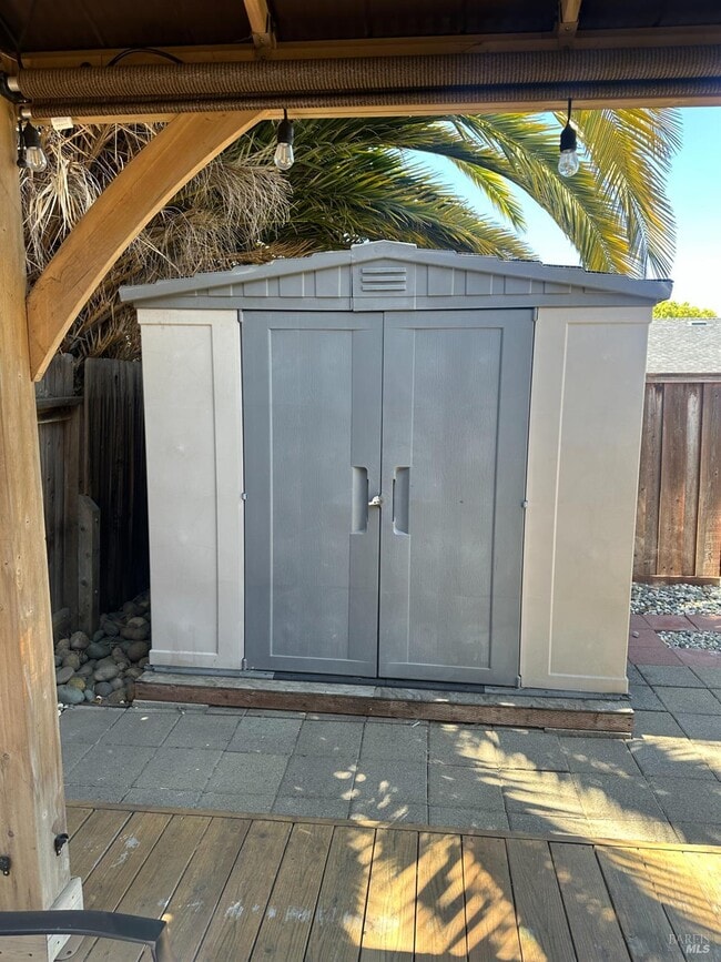 Building Photo - 596 Buckskin Pl