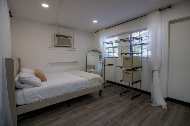 Foto del edificio - 614 Barchester Dr