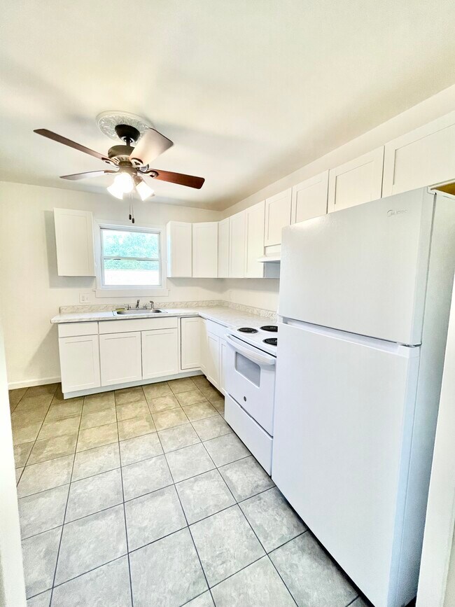 Foto del edificio - 281 Cluster Ave