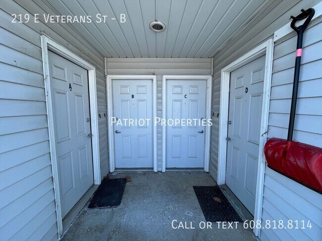 Building Photo - 2 bedroom/ 1 bath apartment in Tomah, WI
