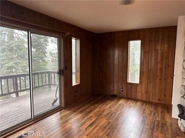 Building Photo - 897 Bear Springs Rd