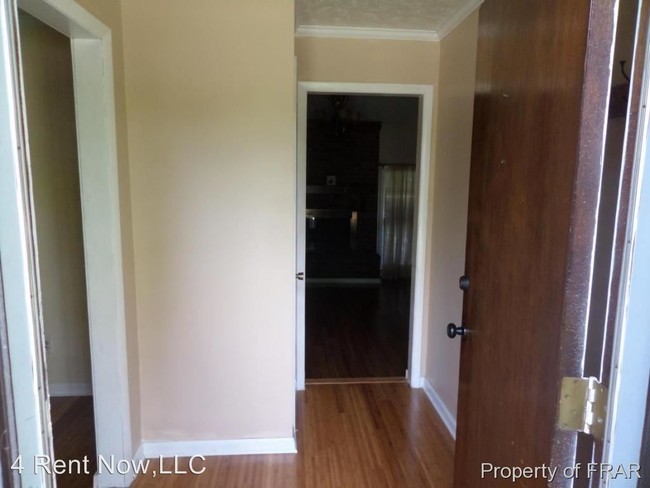 Building Photo - 5859 Pettigrew Dr