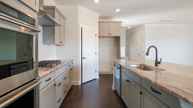 Building Photo - 316 Long Pier St