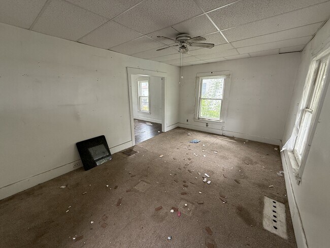 Building Photo - 4112 Caroline Ave