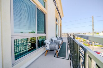 Building Photo - Bolsa Row Apartments