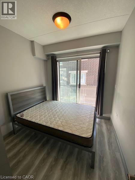 Photo du bâtiment - 275 Larch St