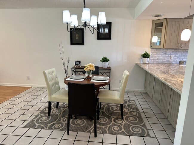 Foto del edificio - 142 Palm Dr