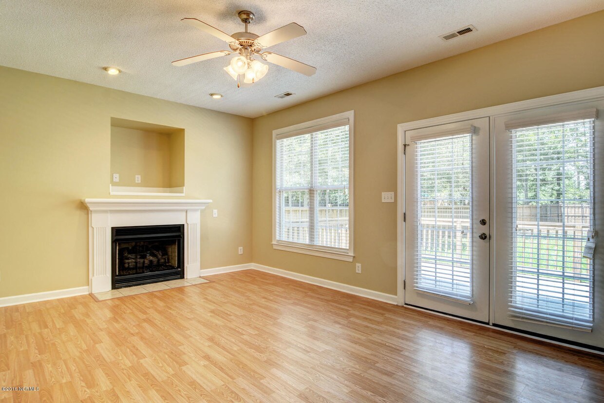 Foto principal - 326 Osprey Point Dr