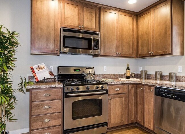 Foto del edificio - 3 BED 2.5 BATH SINGLE FAMILY FOR RENT