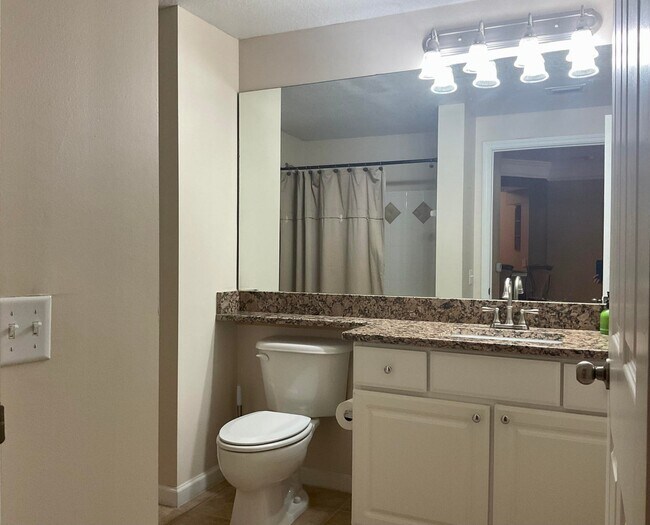 Foto del edificio - 4101 Myrtlewood Cir E