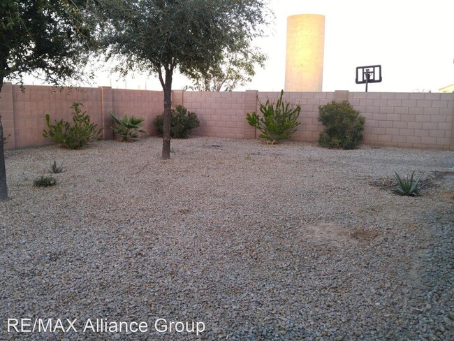 Foto del edificio - 3 br, 2 bath House - 10634 West Papago Street