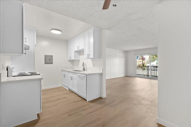 Building Photo - Hermosa Beach 1 bed 1 bath Full Renovated ...