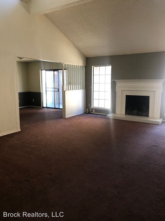 Foto del edificio - 6404-6406 Lago Vista Dr
