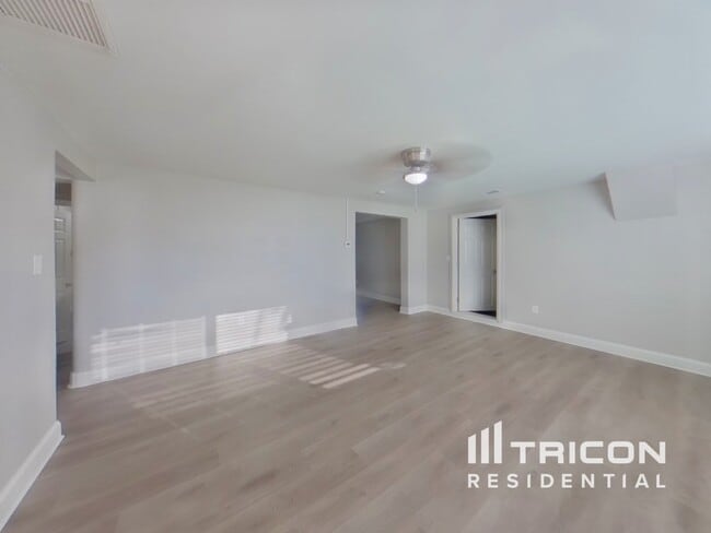 Foto del edificio - 14402 13th St