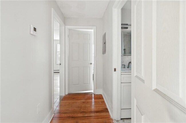 Building Photo - 108 Spruce St