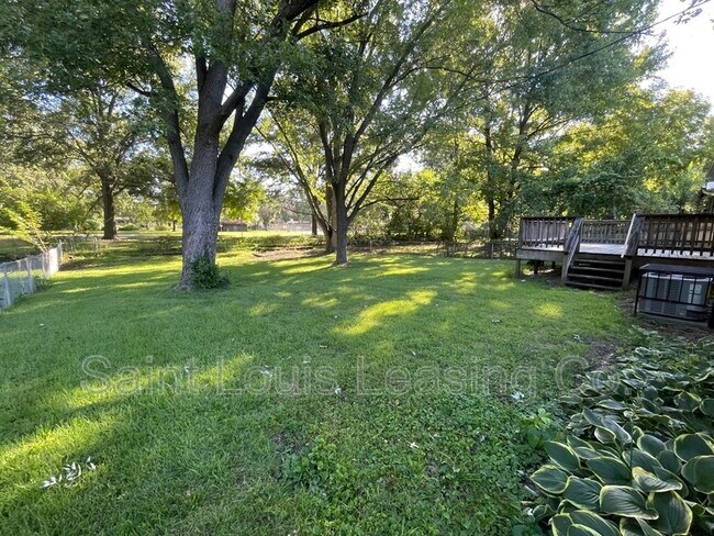 Foto del edificio - 27 Queen Ann Dr