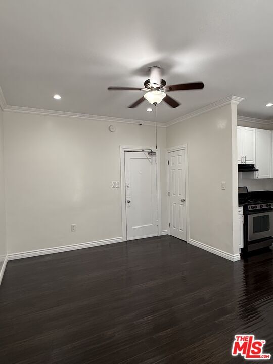 Foto del edificio - 334 Heliotrope Dr