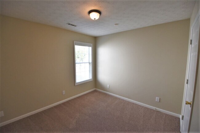 Building Photo - 2662 Kirkhill Ct