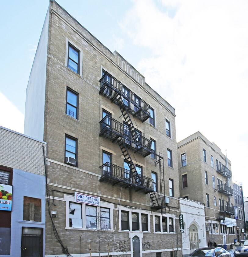 Foto del edificio - 625 Marlborough Rd