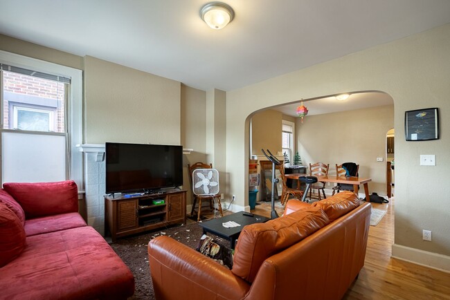 Foto del edificio - 1286 N 4th St