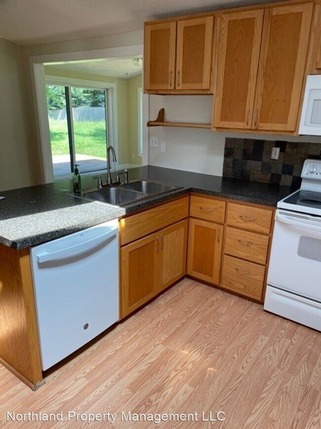 Foto del edificio - 3 br, 1.5 bath House - 3184 Rennie St