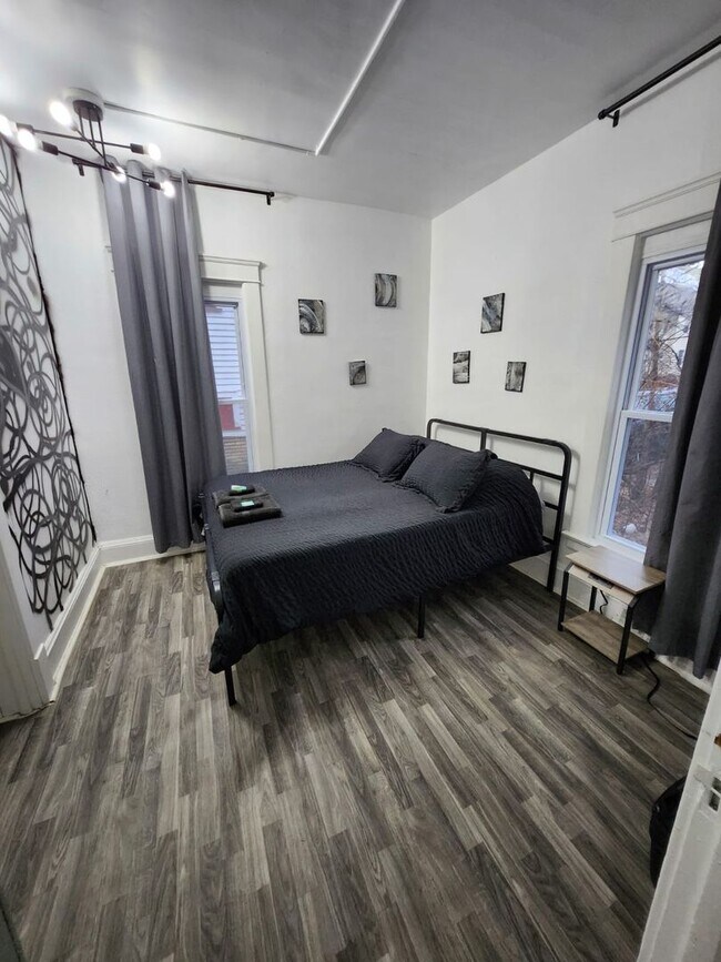 Foto del edificio - 1856 Lampson Rd