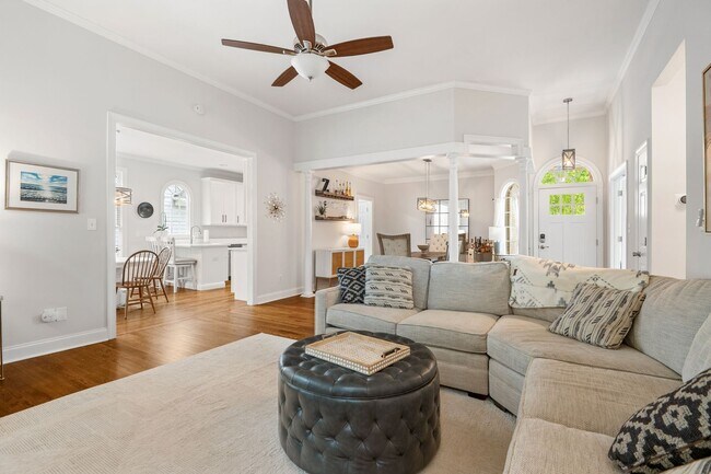 Foto del edificio - Gorgeous brick ranch with bonus room!!! Application Pending